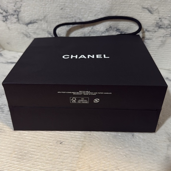 Chanel Black Shopping Bag / Gift Bag - Picture 5 of 9